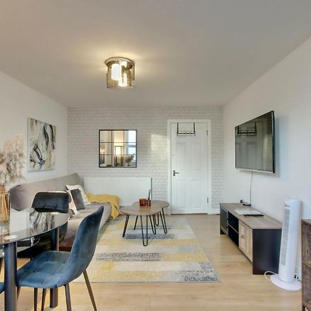 Southsea Getaway Apartment With Pool Table And Hot Tub Портцмаус Экстерьер фото